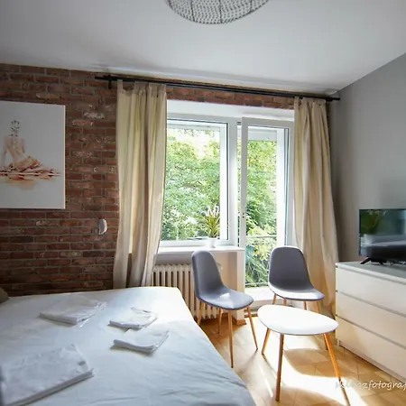 Saska Kepa Apartamento *