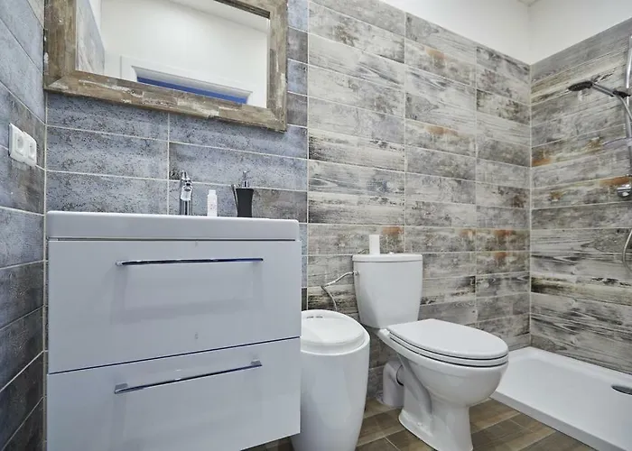 Saska Kepa Apartment