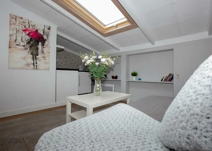 Saska Kepa Апартаменты *